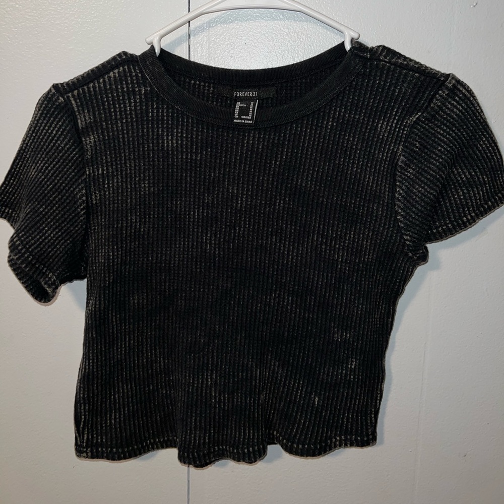 crop top - Picture 2 of 3